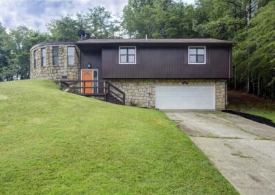 123 Woodbridge Dr, Charleston, WV 25311